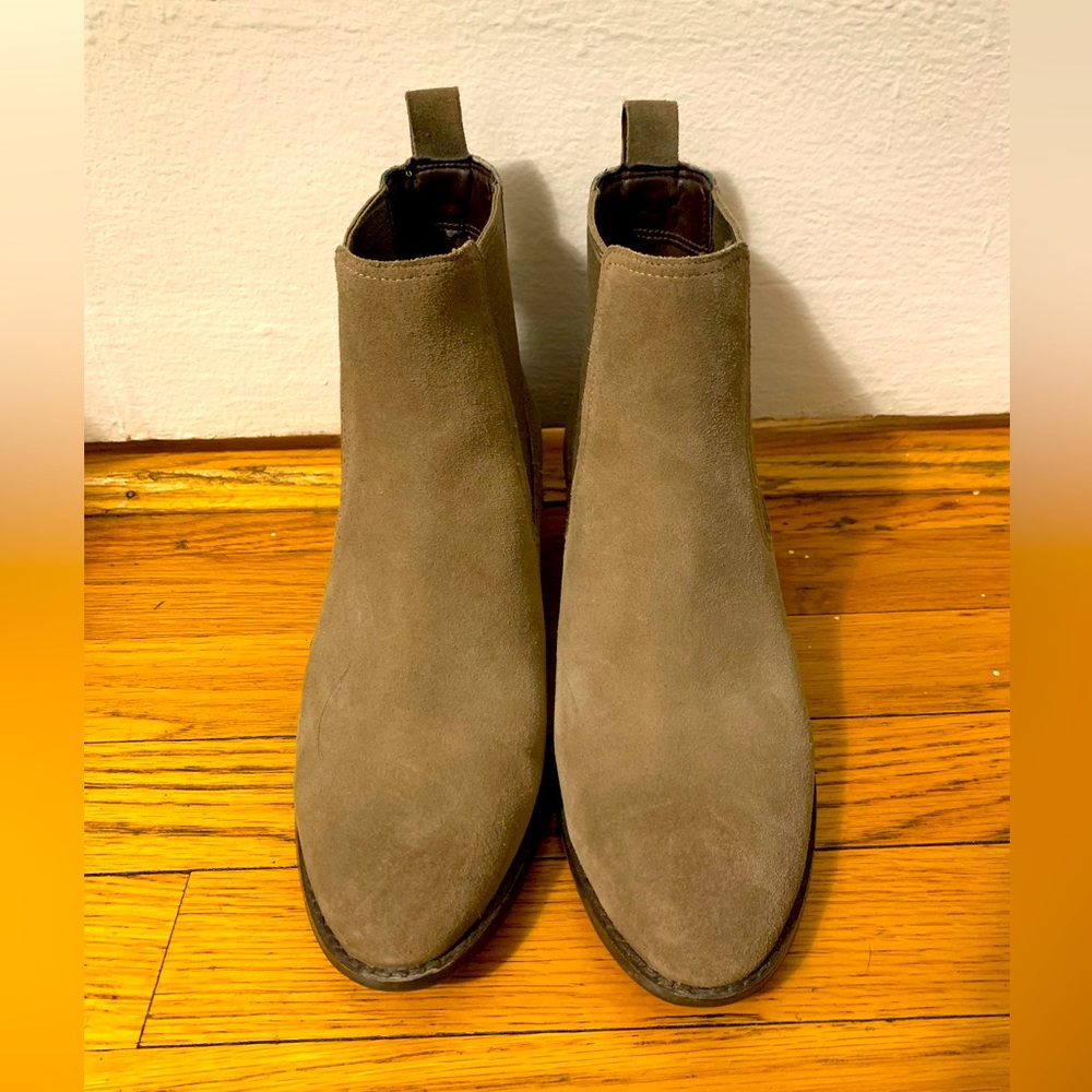 Cole Haan Grand OS tan/brown suede booties